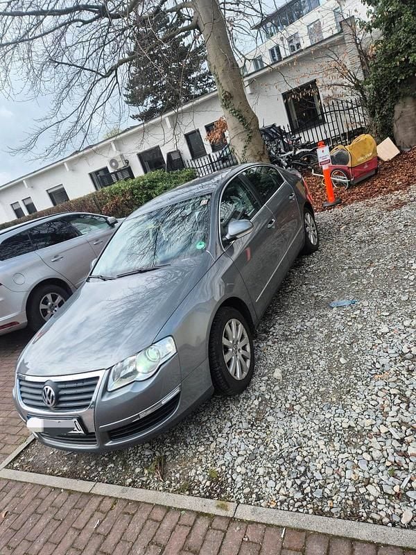 Gebraucht VW Passat 140 PS (102 kW) 2007 Grau Limousine