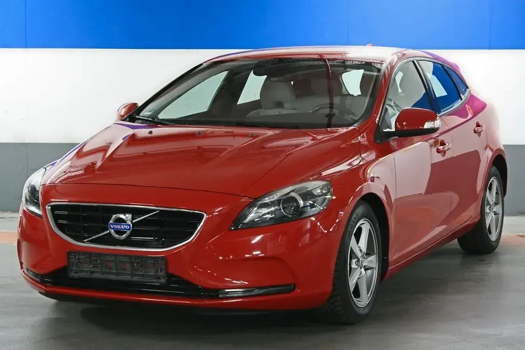 Gebraucht Volvo V40 You! 177 PS (130 kW) 2013 Passion red Limousine