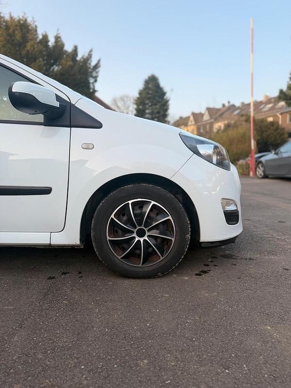 Gebraucht Renault Twingo Expression 75 PS (55 kW) 2014 Weiß Kleinwagen