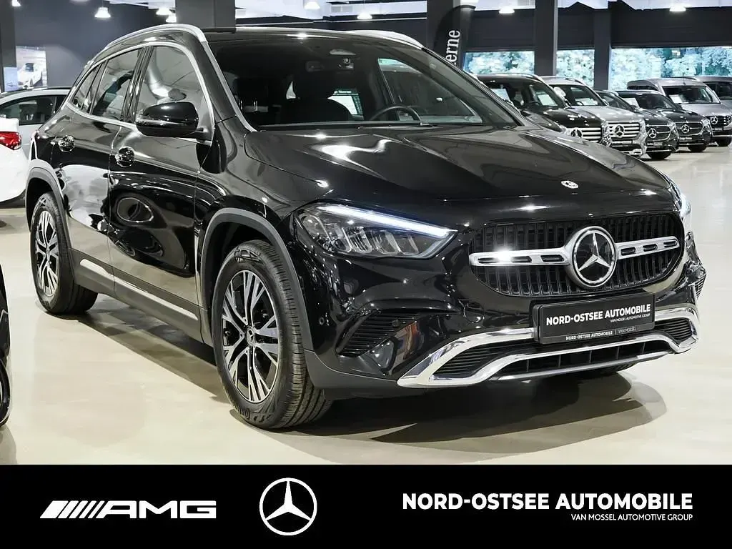 Gebraucht Mercedes GLA200 Progressive 150 PS (110 kW) 2025 Schwarz SUV