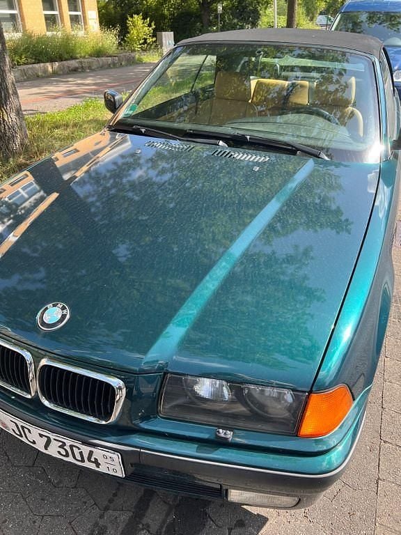 Grün Gebraucht 1997 BMW 318 Cabriolet Sport Line Cabrio | 6.500 € (Fairer Preis) - Bild 1/3