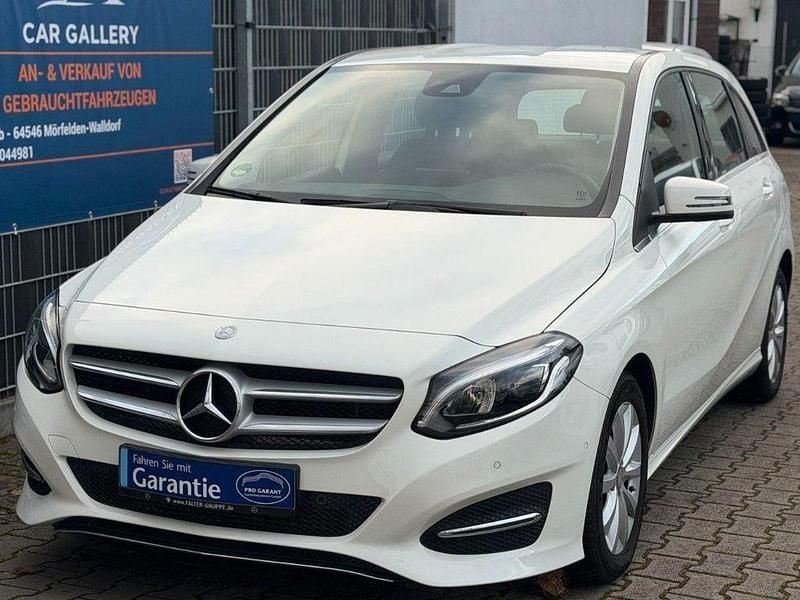 Gebraucht Mercedes B180 122 PS (89 kW) 2016 Weiß Van / Kleinbus