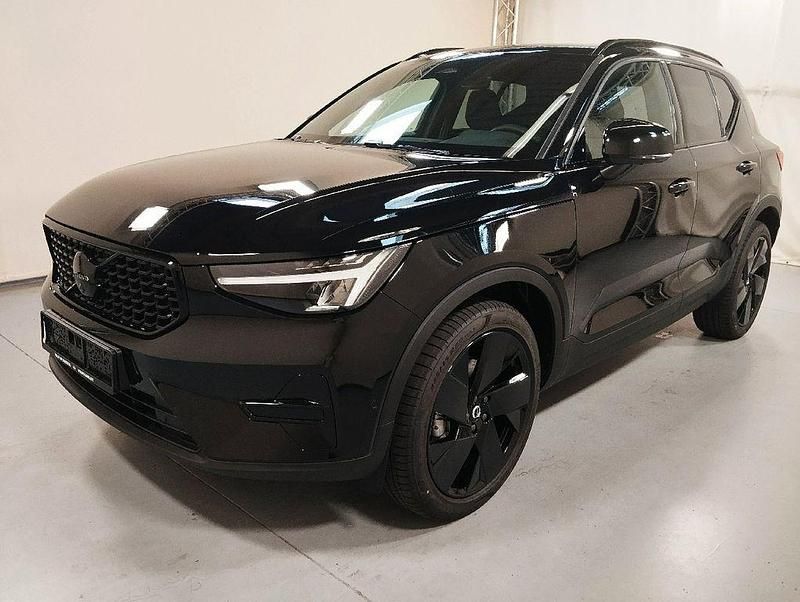 Gebraucht Volvo XC40 Plus 163 PS (119 kW) 2025 Onyx black / metallic SUV