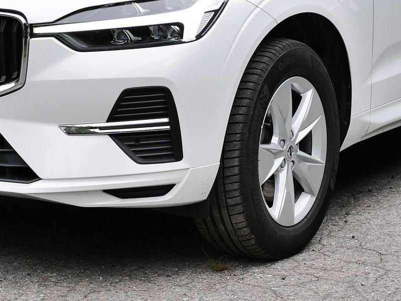 Gebraucht Volvo XC60 Core 197 PS (144 kW) 2023 Weiss SUV