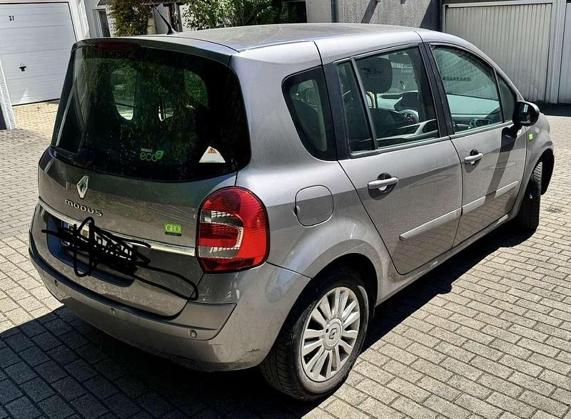 Używany Renault Modus Dynamique 103 KM (75 kW) 2011 Szary Minivan