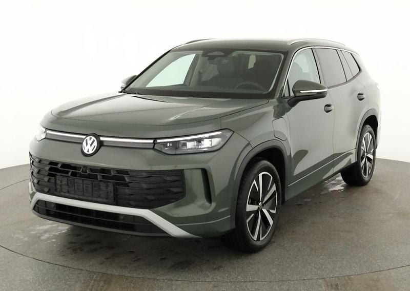 Neu VW Tayron Life 204 PS (150 kW) 2025 Cipressino grün metallic SUV