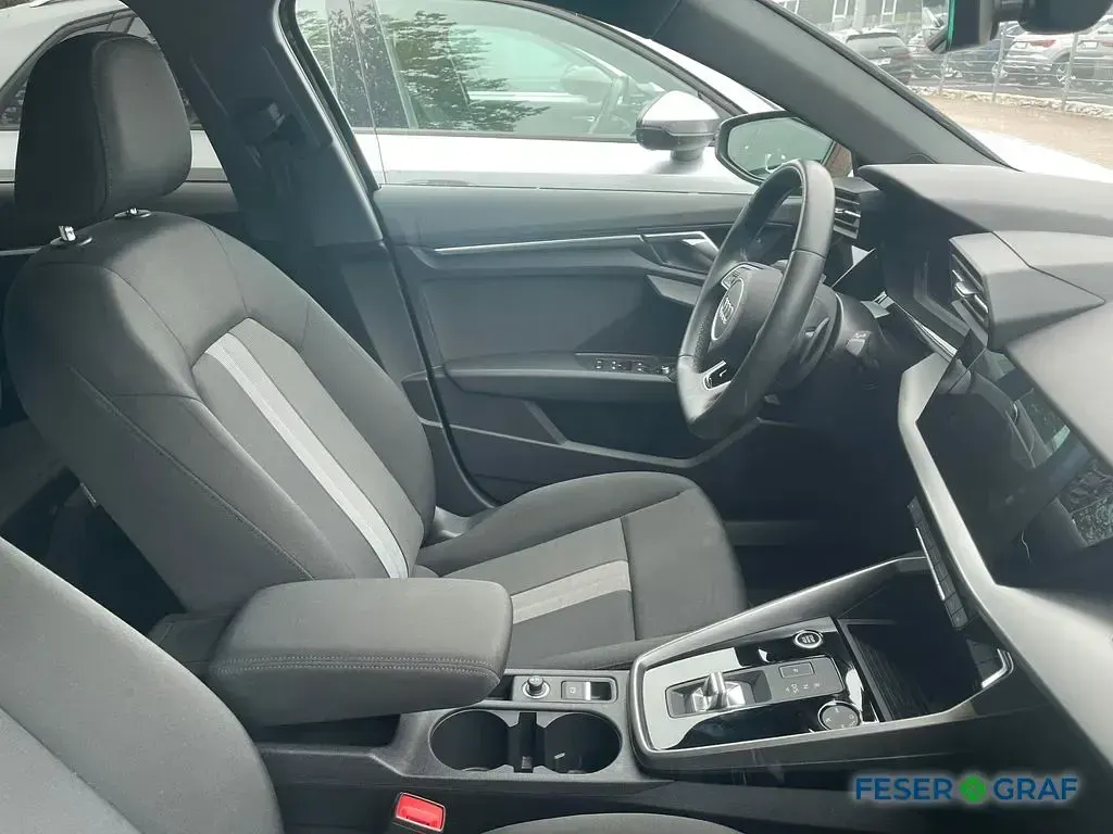 Gebraucht Audi A3 Ambiente 150 PS (110 kW) 2022 Mythosschwarz metallic Limousine