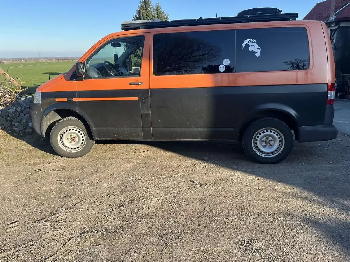 Gebraucht VW Caravelle Trendline 131 PS (96 kW) 2008 Orange Van