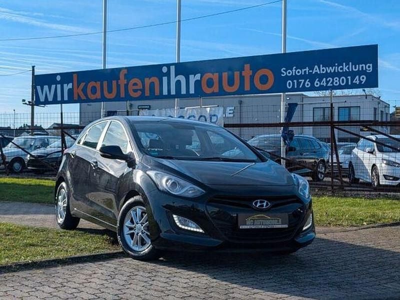 Schwarz Gebraucht 2012 Hyundai i30 Trend Limousine | 4.999 € (Guter Preis) - Bild 1/4