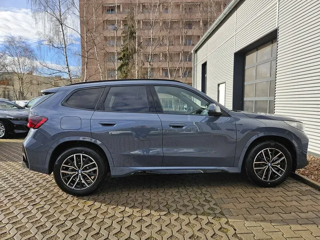 Neu BMW X1 M Sport 156 PS (114 kW) 2026 Blau SUV