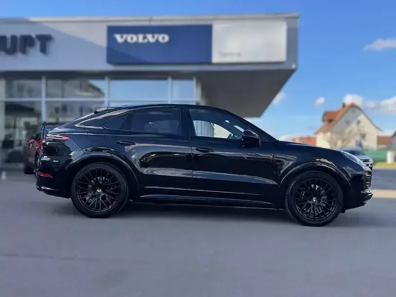Gebraucht Porsche Cayenne Coupe GTS 460 PS (338 kW) 2022 Schwarz SUV