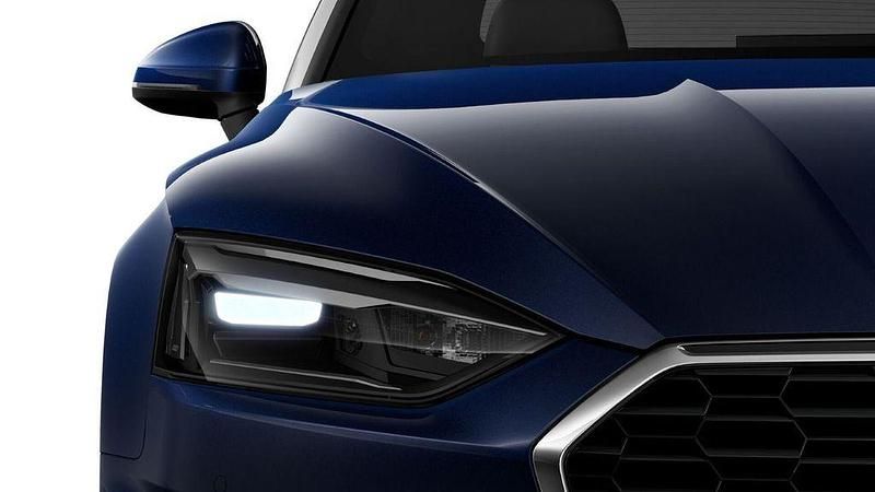 Gebraucht Audi A5 Cabriolet Sport 150 PS (110 kW) 2024 Navarrablau metallic Cabrio