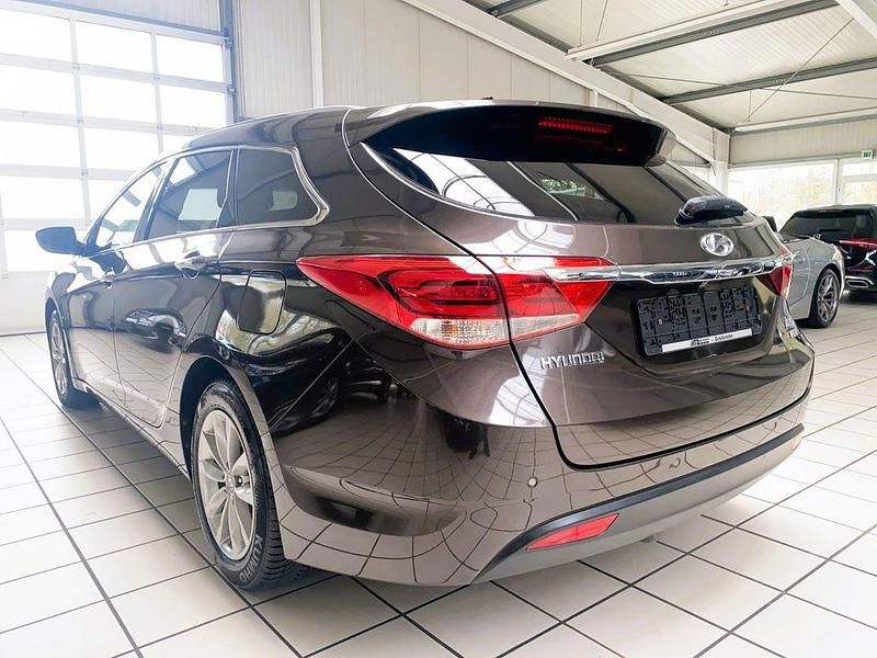 Gebraucht Hyundai i40 141 PS (103 kW) 2017 Braun Kombi