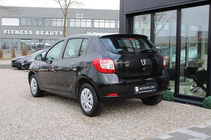 Gebraucht Dacia Sandero 90 PS (66 kW) 2013 Schwarz Kleinwagen