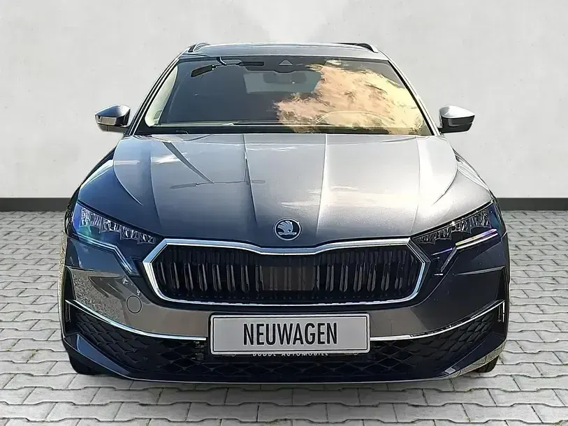 Neu Skoda Octavia Selection 150 PS (110 kW) 2026 Graphitegrau metallic Kombi