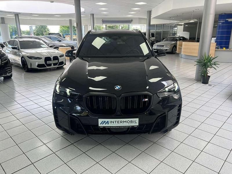 Gebraucht BMW X5 M 530 PS (389 kW) 2024 Black sapphire SUV
