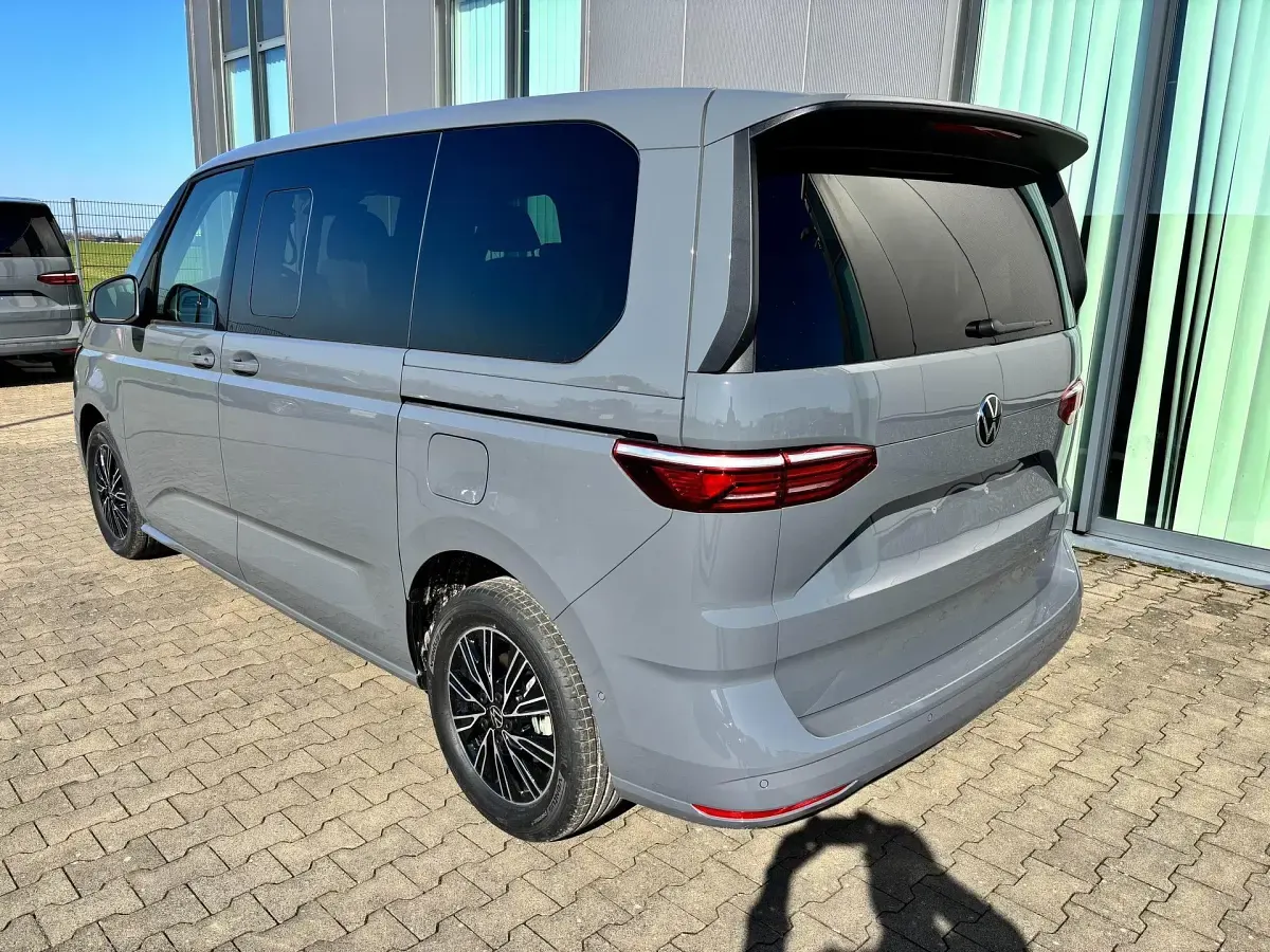 Gebraucht VW Multivan Pro 150 PS (110 kW) 2026 Unilackierung puregrey Van / Kleinbus