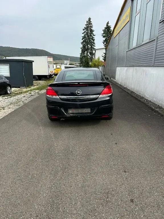 Gebraucht Opel Astra Cosmo 105 PS (77 kW) 2006 Schwarz Cabrio
