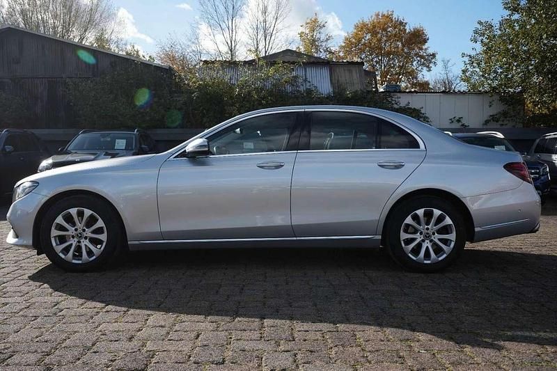 Gebraucht Mercedes E220 Exclusive 194 PS (142 kW) 2017 Silber Limousine