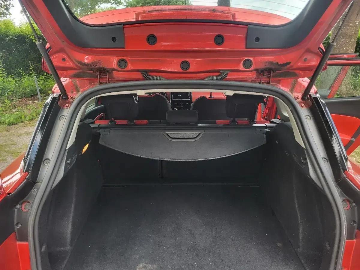 Gebraucht Renault Clio Luxe 90 PS (66 kW) 2014 Rot Kleinwagen