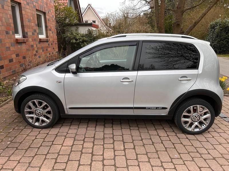 Gebraucht VW cross up! 75 PS (55 kW) 2014 Silber Kleinwagen