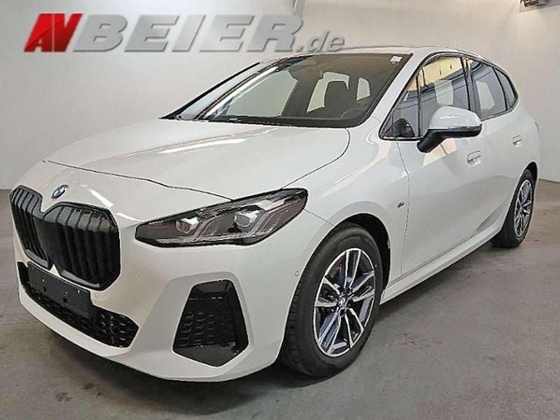 Alpinweiss iii Gebraucht 2024 BMW 218 M Sport Van / Kleinbus | 28.990 € (Guter Preis) - Bild 1/4