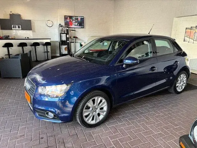 Gebraucht Audi A1 Sportback Ambition 86 PS (63 kW) 2015 Blau Kleinwagen