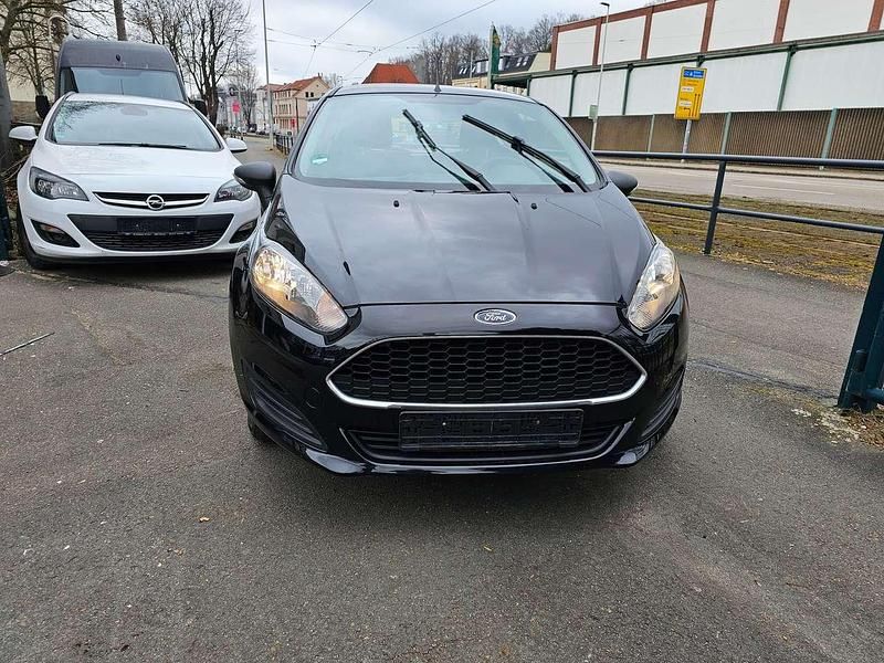 Schwarz Gebraucht 2016 Ford Fiesta Trend Kleinwagen | 3.999 € (Guter Preis) - Bild 1/4