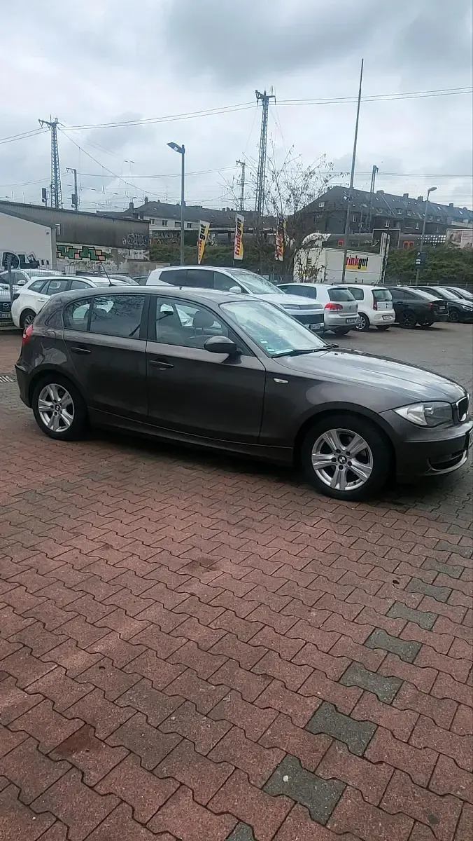 Gebraucht BMW 118 143 PS (105 kW) 2008 Braun Kleinwagen