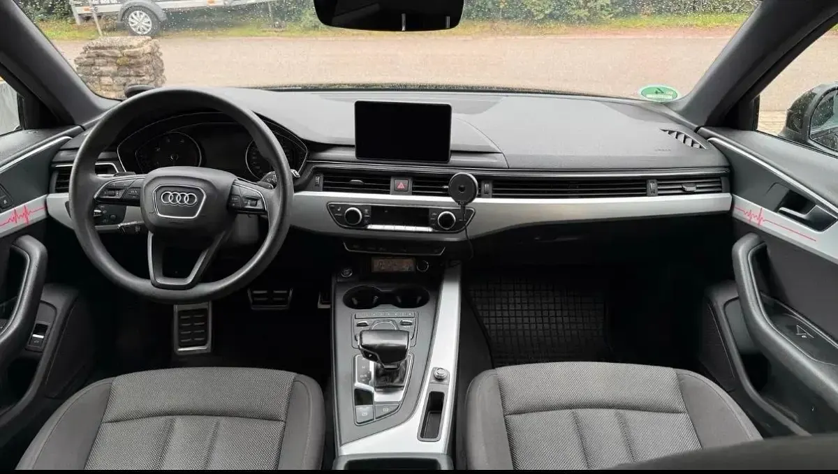 Gebraucht Audi A4 Comfort 190 PS (139 kW) 2016 Schwarz Kombi