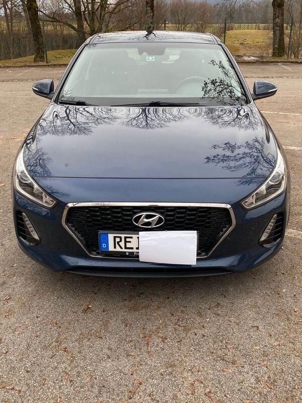 Blau Gebraucht 2018 Hyundai i30 Select Kombi | 9.850 € (Superpreis) - Bild 1/4