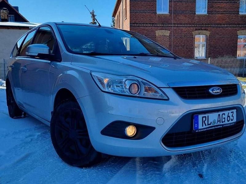 Gebraucht Ford Focus Style 145 PS (106 kW) 2008 Silber Limousine