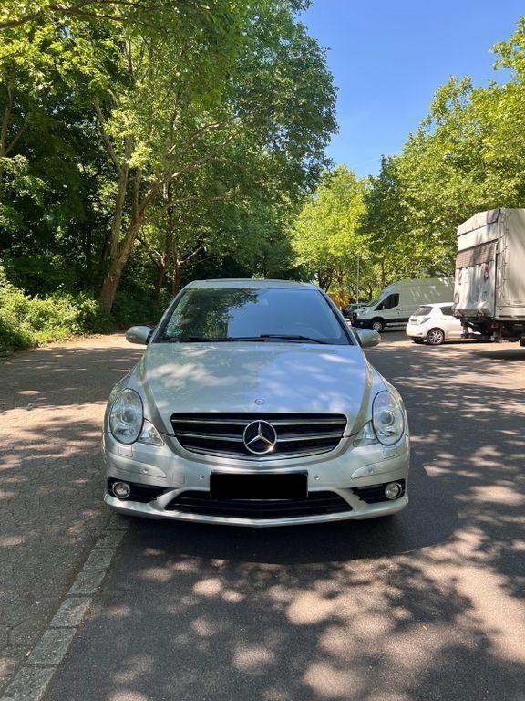 Silber Gebraucht 2009 Mercedes R320 AMG Van / Kleinbus | 5.900 € (Fairer Preis) - Bild 1/4