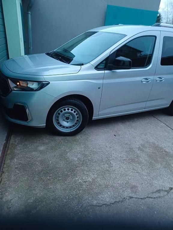 Silber Gebraucht 2022 Ford Tourneo Connect Titanium Van / Kleinbus | 29.000 € (Fairer Preis) - Bild 1/3