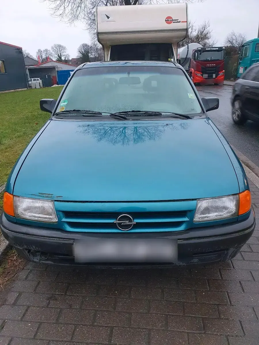 Second-hand Opel Astra 90 CP (66 kW) 1993 Berlinǎ