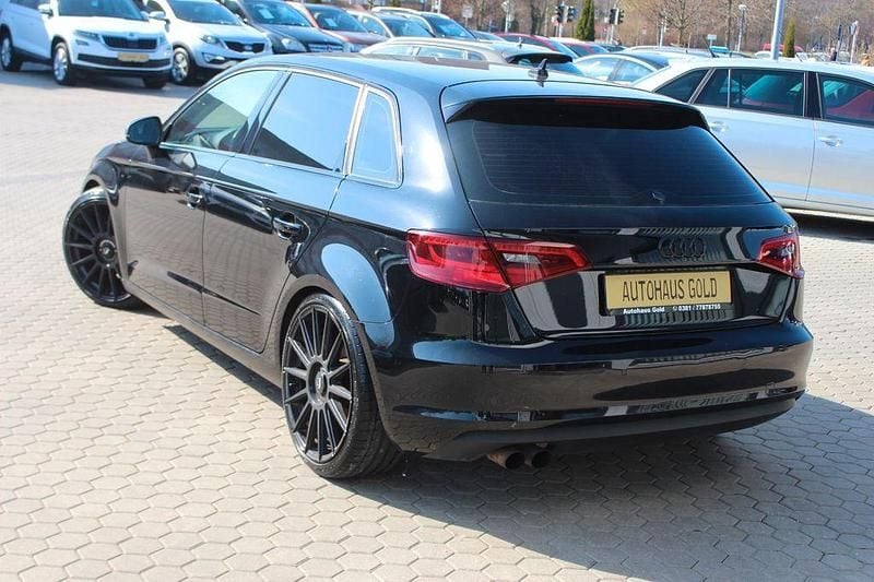 Gebraucht Audi A3 Attraction 122 PS (89 kW) 2013 Schwarz Limousine