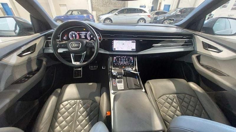 Gebraucht Audi Q8 S-Line 286 PS (210 kW) 2022 Daytonagrau (metallic) SUV