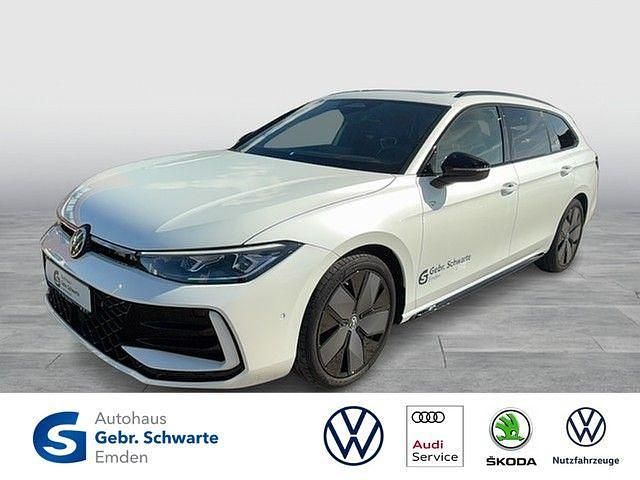 Weiß Gebraucht 2025 VW Passat R-line Kombi | 47.690 € - Bild 1/4