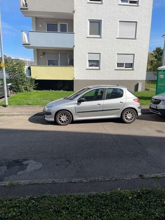 Silber Gebraucht 2005 Peugeot 206 Limousine | 1.000 € (Guter Preis) - Bild 1/1