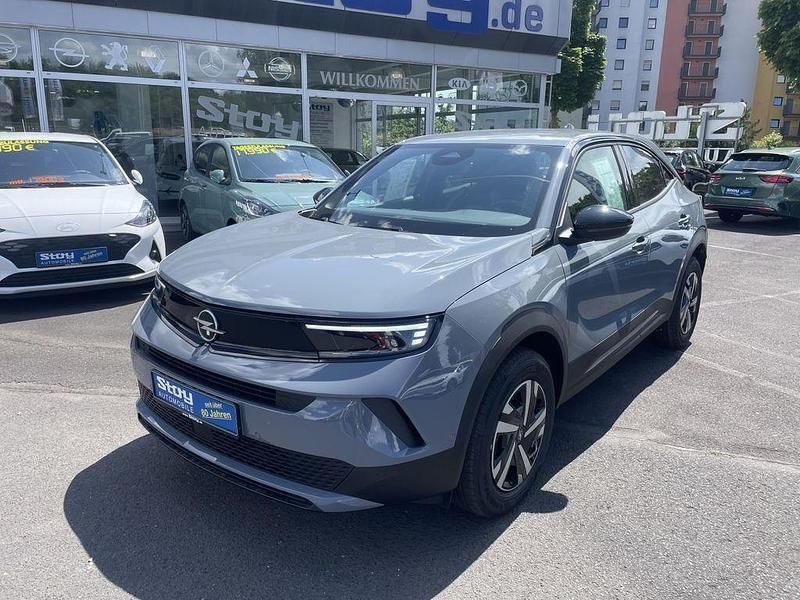 Grau Neu 2025 Opel Mokka Edition SUV | 27.990 € (Fairer Preis) - Bild 1/4