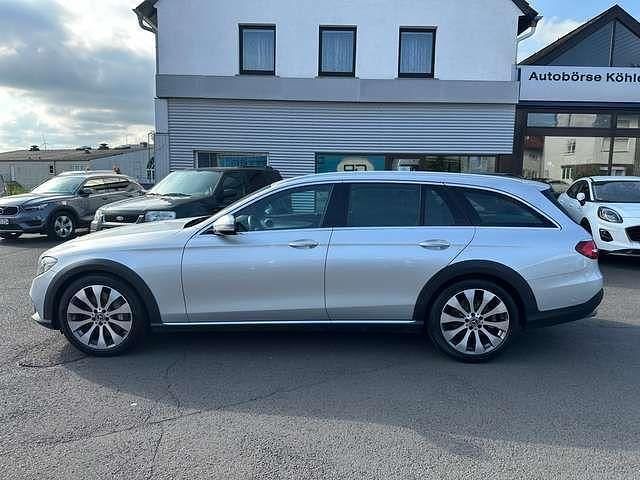 Gebraucht Mercedes E350 258 PS (189 kW) 2017 Iridiumsilber Kombi