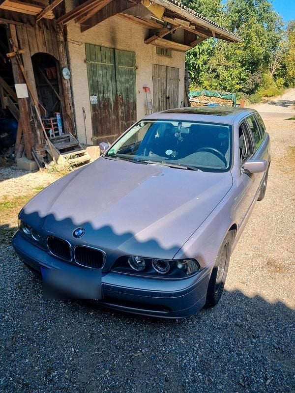 Andere farben Gebraucht 2001 BMW 525 Kombi | 3.999 € (Fairer Preis) - Bild 1/4