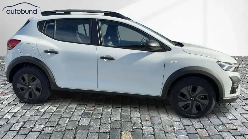 Neu Dacia Sandero Essentiel 91 PS (66 kW) 2025 Weiß SUV