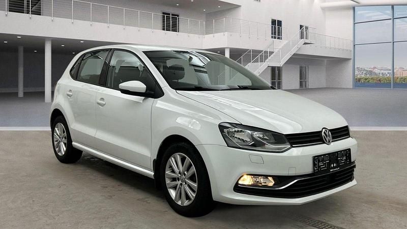 Gebraucht VW Polo Comfortline 90 PS (66 kW) 2016 Weiß Kleinwagen