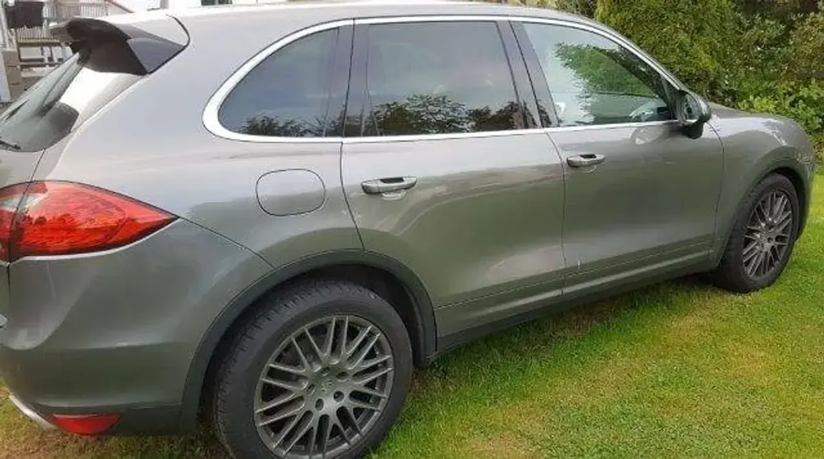 Gebraucht Porsche Cayenne Diesel 245 PS (180 kW) 2012 Grau SUV