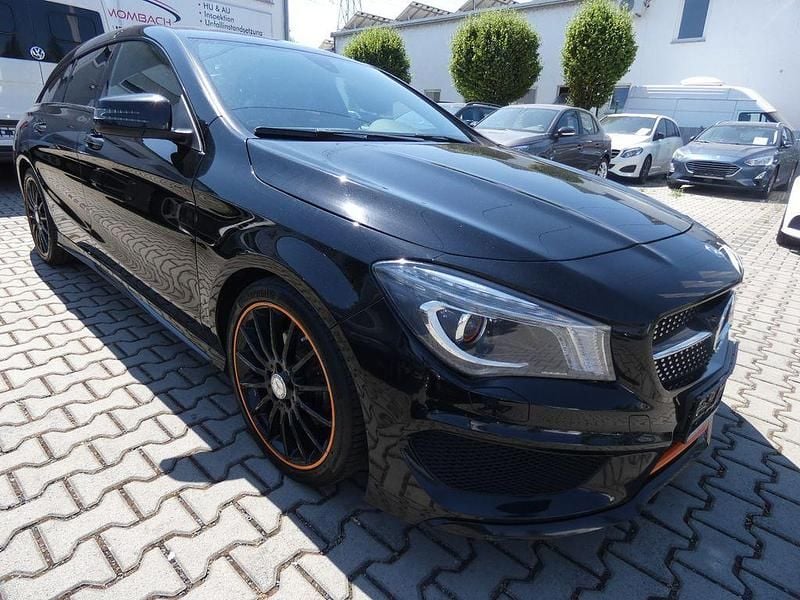Gebraucht Mercedes CLA180 122 PS (89 kW) 2015 Schwarz Limousine