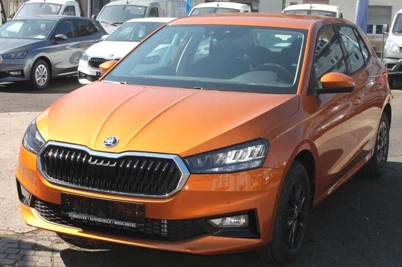 Neu Skoda Fabia 116 PS (85 kW) 2025 Orange Kleinwagen