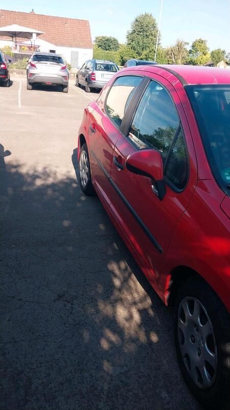 Rot Gebraucht 2007 Peugeot 207 Kleinwagen | 900 € (Superpreis) - Bild 1/4