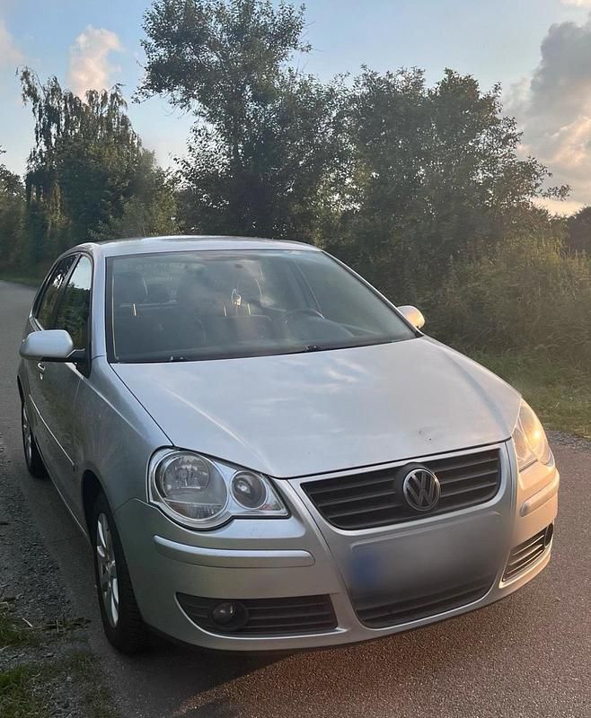 Silber Gebraucht 2009 VW Polo Kleinwagen | 1.750 € (Fairer Preis) - Bild 1/4