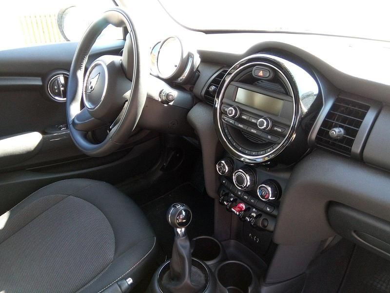 Gebraucht Mini ONE 120 PS (88 kW) 2017 Blau Kleinwagen